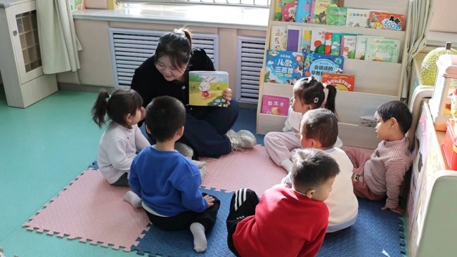 陕西府谷“双暖”工程: 托育省心解民忧 就医安心惠民生