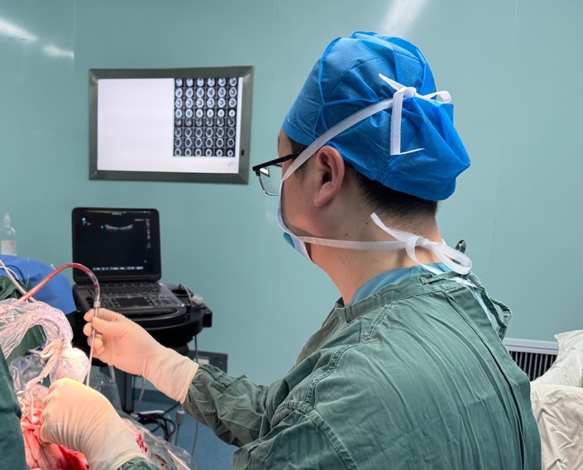 扶危济困担使命，医路同行启新程