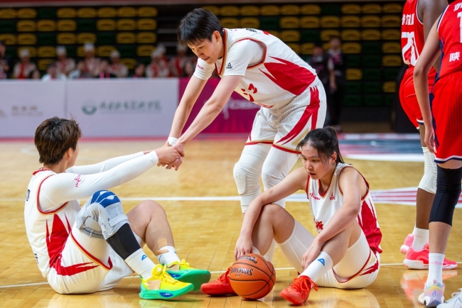 WCBA常规赛:陕北篮球热潮起!陕西榆林天泽主场首战展风采