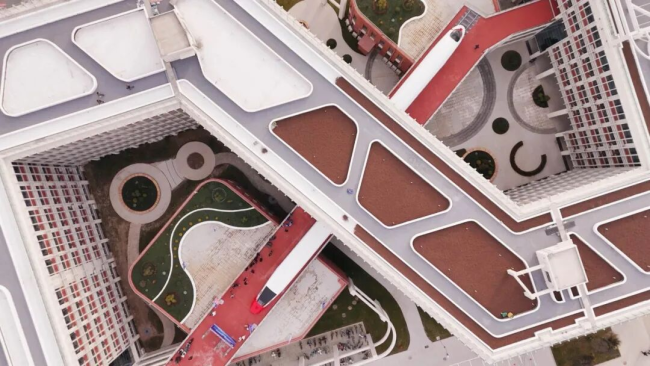 西安交通工程学院车辆结构实训室模型车“和谐号”“复兴号”落成启用