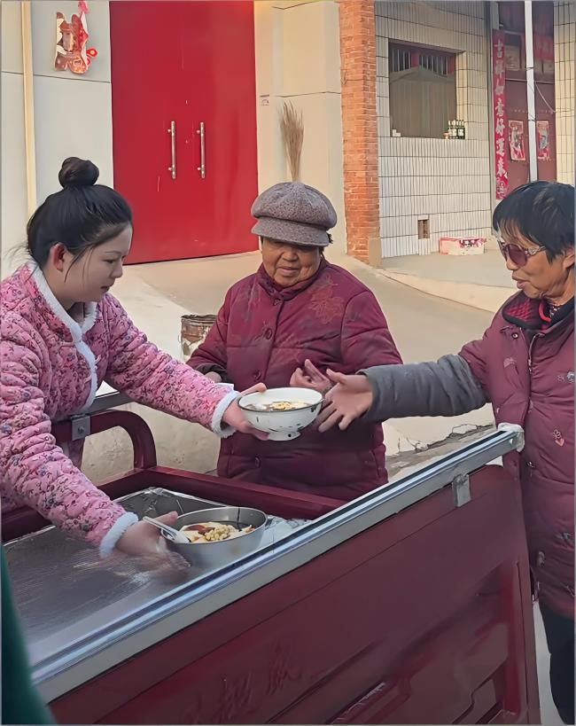 扶风“00后”夫妻的关爱助餐路 基层养老“毛细血管”的生动补充