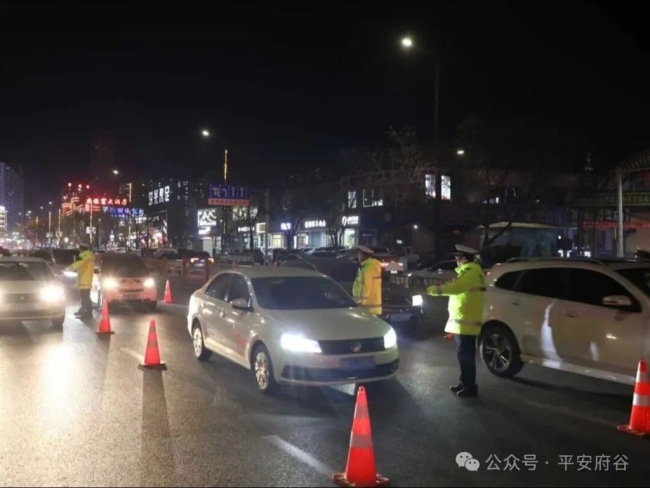 陕西府谷公安交管大队：异地联动严整治 筑牢春运平安线