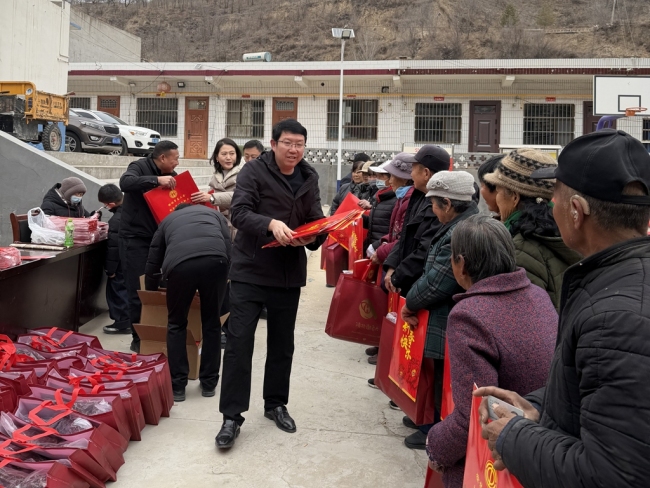 佳县多部门联动开展“迎新春 助振兴”系列活动