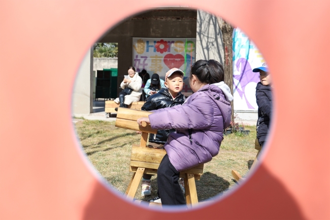 西安欧亚学院“马年生肖主题设计展”精彩开幕