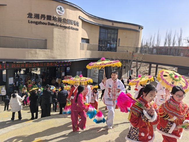 陕西波浪谷景区:年味浓 人气旺