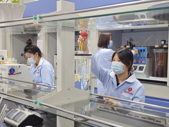 以精神铸魂 以实干致远——榆神检测油品实验室书写忠诚与担当