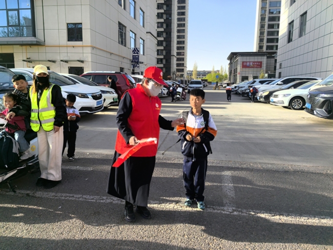 陕西靖边：暖心守护伴成长