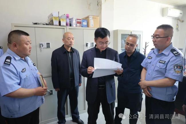 清涧县委常委、政法委书记郑小波调研指导司法行政工作