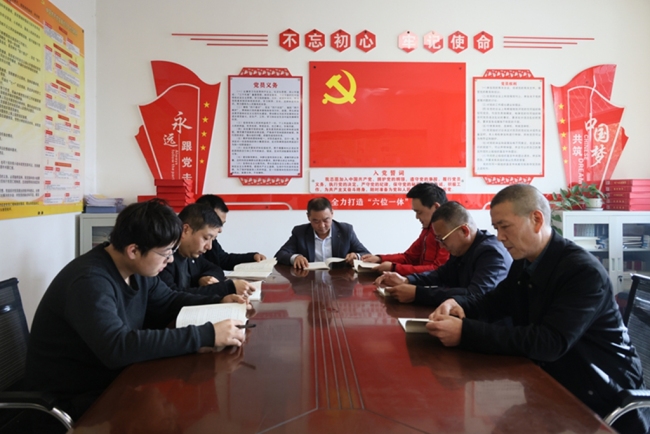 铜川矿业公司下石节矿：书香氤氲矿山 “悦”读点亮征程