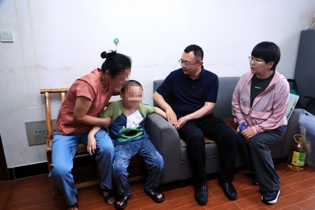 北京明伦公益基金会赴湖南回访项目成效