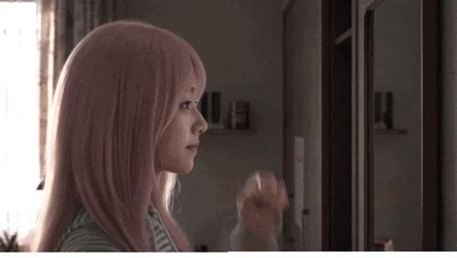 西安欧亚学院AI系列短片第六期《粉色的勇气》上线