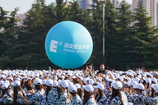 AI时代大一新生如何找到成长的坐标系？西安欧亚学院“一年级行动计划”给出答案