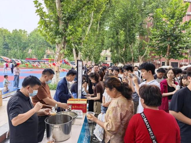 非遗美食进校园 校企协同促振兴——吴堡手工空心挂面开启陕西高校巡展