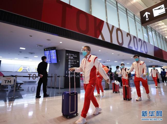 中国体育代表团部分成员抵达东京 