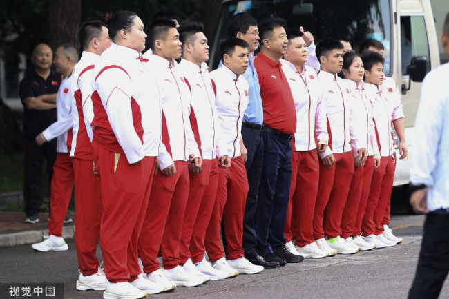 中国举重队出征2020东京奥运会