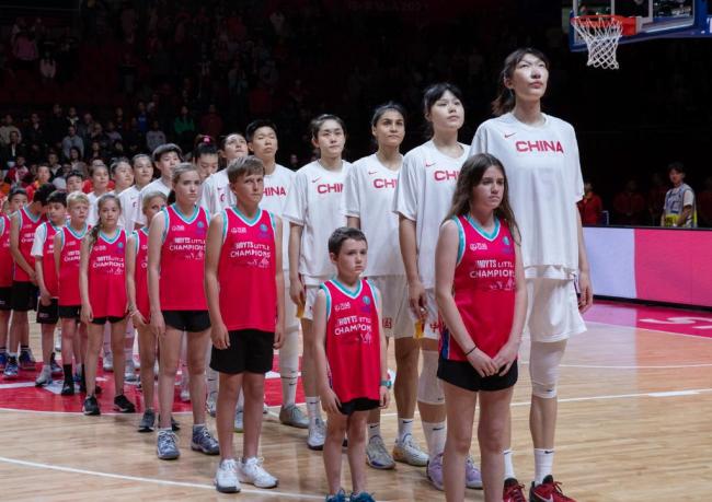 新闻分析：中国女篮何以重返世界大赛四强？