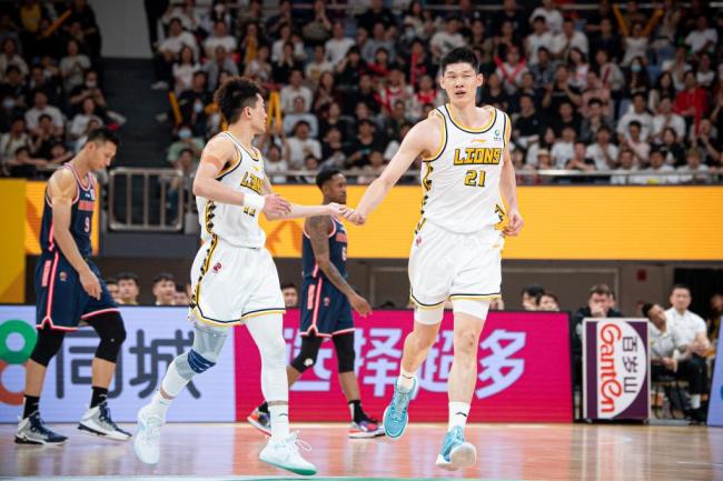 CBA|广厦险胜广东晋级CBA半决赛