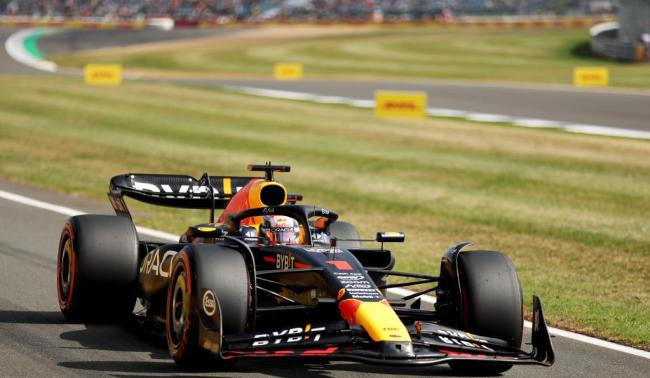 F1英国大奖赛红牛车手维斯塔潘夺冠周冠宇第15名