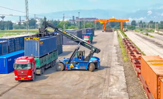 Shanxi Lüliang Launches First China-Europe Freight Train