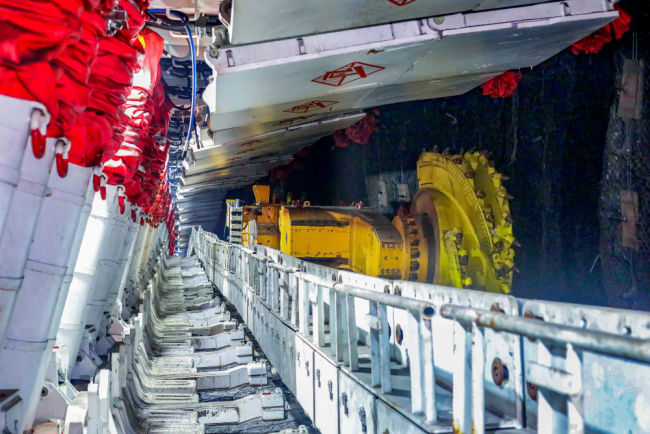 能源转型：从“煤老大”到“绿电先锋”的蝶变