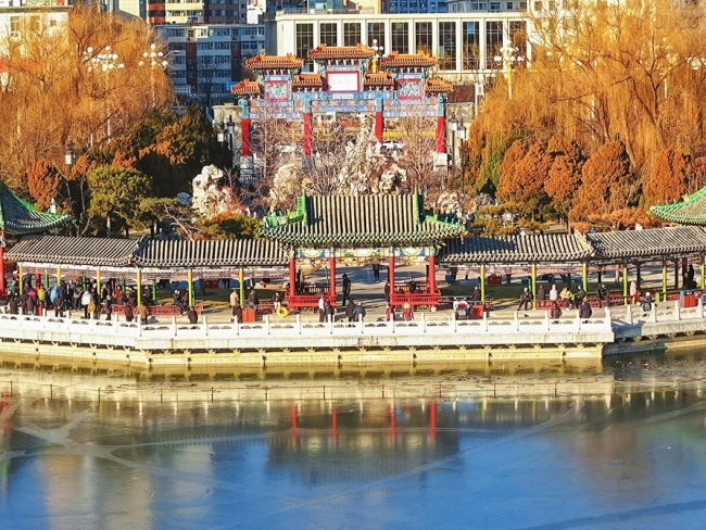 省城迎泽公园春和景明 草木萌发