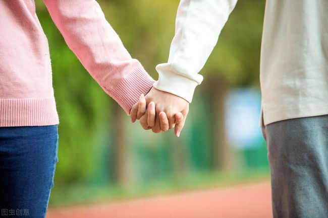 男子一夜风流后遭卖淫女敲诈7年 大尺度聊天曝光