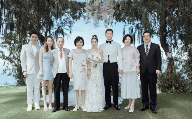 窦骁何超莲婚房价值8个亿？网友：窦骁的票房加起来还没有这个数