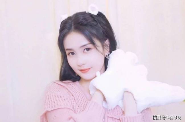 白鹿早期言论翻车，于正写打油诗力挺，却因没常识被网友吐槽是绝望的文盲