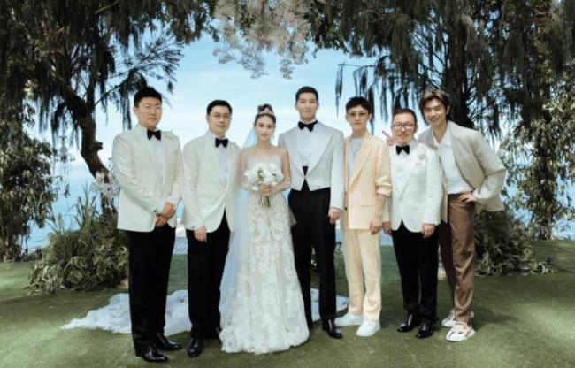 何超莲窦骁大婚5天后，8亿3300平婚房内景曝光，不愧是顶级豪门！