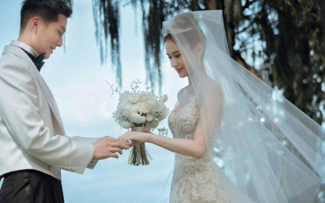 何超莲窦骁大婚5天后，8亿3300平婚房内景曝光，不愧是顶级豪门！