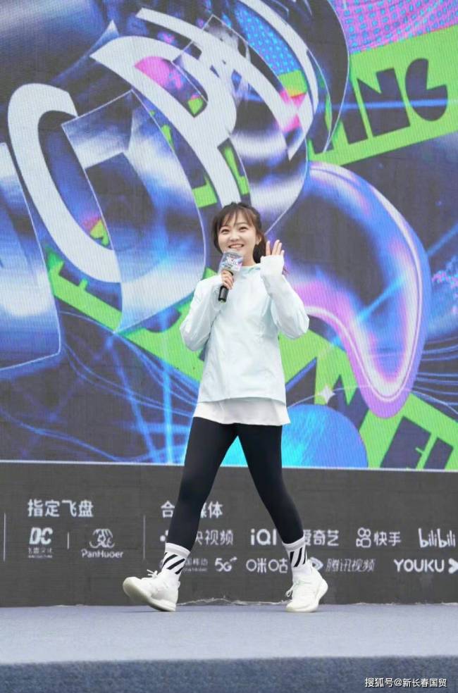 还记得奥运童星林妙可吗？首次回应假唱事件，如今她24岁长这样