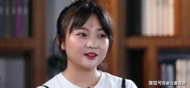 还记得奥运童星林妙可吗？首次回应假唱事件，如今她24岁长这样
