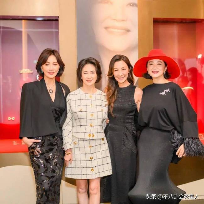 何超琼算不算顶级大美人？看她和李嘉欣的合照就知道了