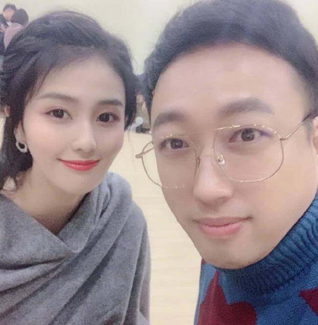 白鹿为过往言论内容道歉，网友等着看于正回应，还会继续写诗吗？