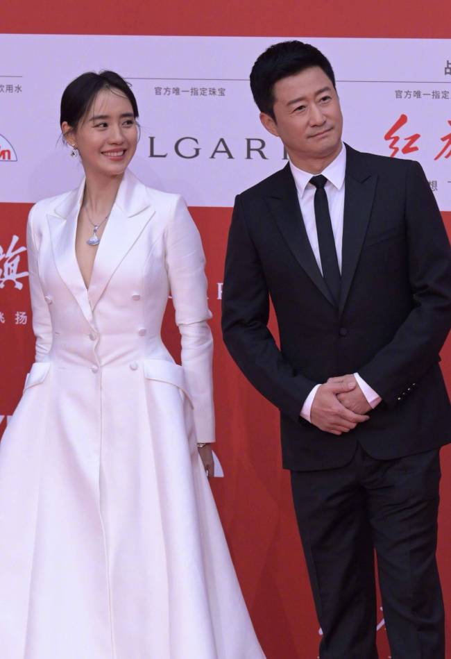 北影红毯看点多，娜扎如仙女下凡，章子怡状态能打，陈红美人老去