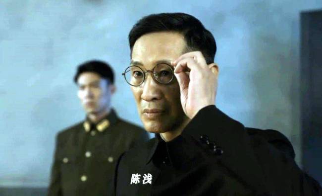 看了《薄冰》再看《漫长的季节》，天差地别，一个弃剧一个追到底