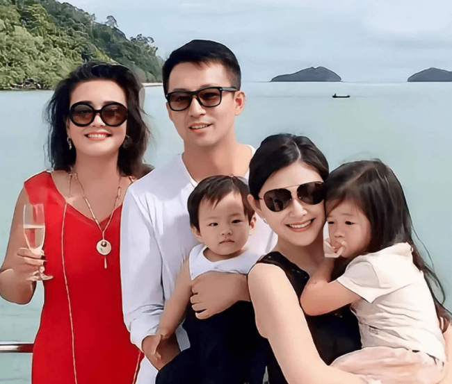 汪小菲赴台为女庆生，孩子懂事不语，丈母娘开心，大S缺席留遗憾