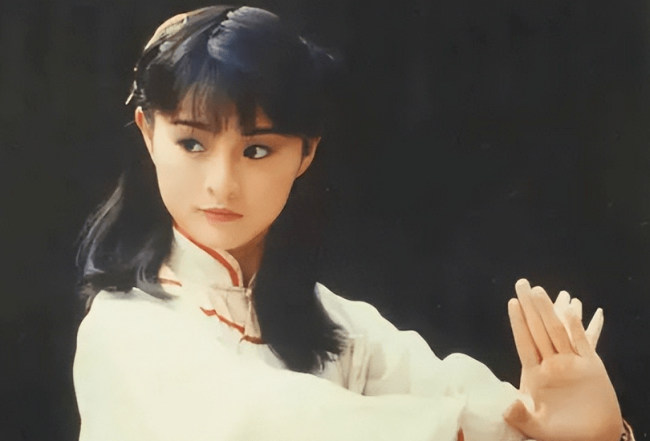 最美霸王花李赛凤两嫁两离出轨豪门干儿子58岁复出谋生