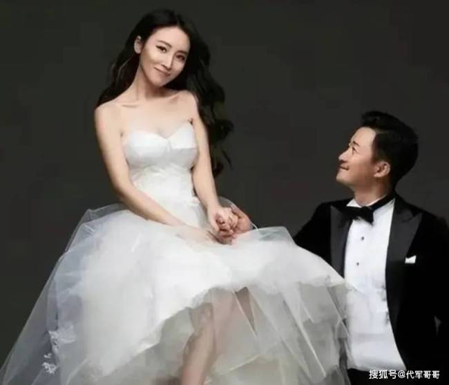 盘点娱乐圈40对明星夫妻婚纱照，哪对最惊艳？