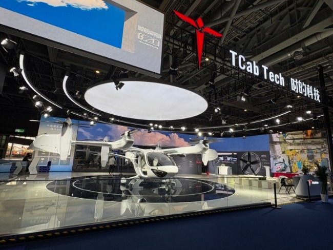 2025进博会外资车企齐到场 特斯拉Cybercap亚洲首次亮相