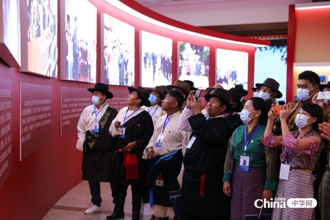 西藏基层干部赴京参观学习班第一期学员参观民族文化宫