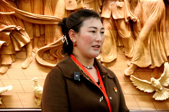 西藏基层妇联干部参观展览 汲取奋进力量
