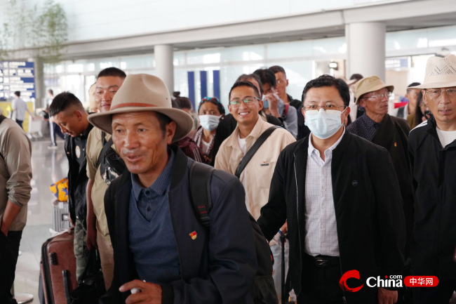 “2023西藏村居两委基层干部赴京考察学习团”抵达北京
