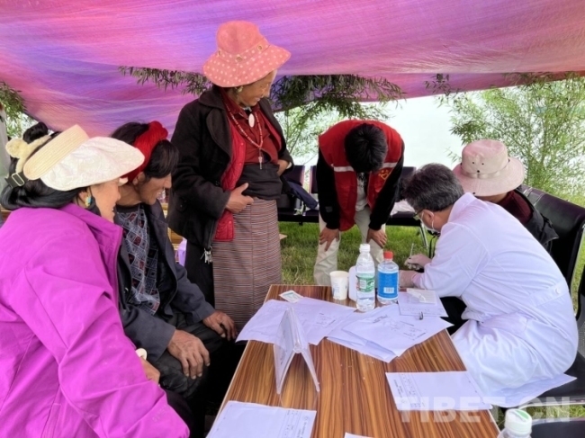 义诊团翻越海拔4872米把健康送到藏族群众“家门口”