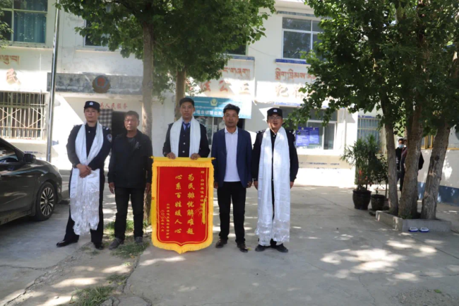 基层民警：点滴小事暖民心、解民忧