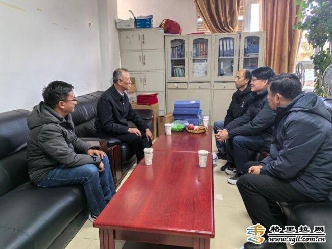 苗有发到维西县开展“两节”走访慰问工作