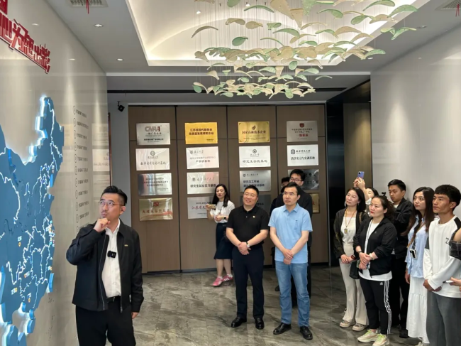 跨越4000公里的青春对话！苏拉青年携手共筑中国梦