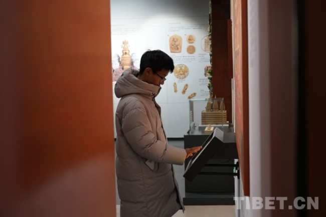 “历史铸就共同体——西藏地方与祖国关系史专题展”在西藏文化博物馆开幕