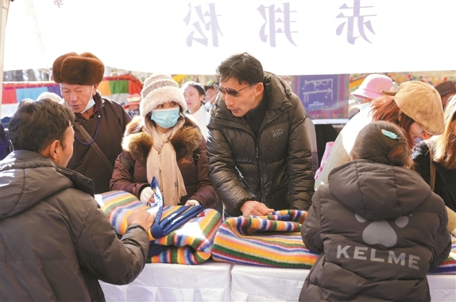 衣袂拂千年 新岁展风华——2026拉萨新年服饰秀见闻