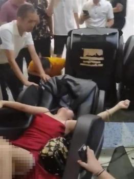 重庆西站女子长发被卷进按摩椅 官方回应：正在整改，同时也在查看涉事区域的监控录像